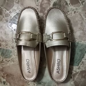 Ashro Women's Gold Loafers